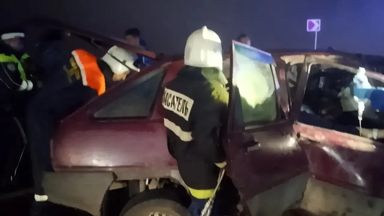 В районе села Обращиха при лобовом столкновении автомобилей погиб человек — Владимир Сейчас