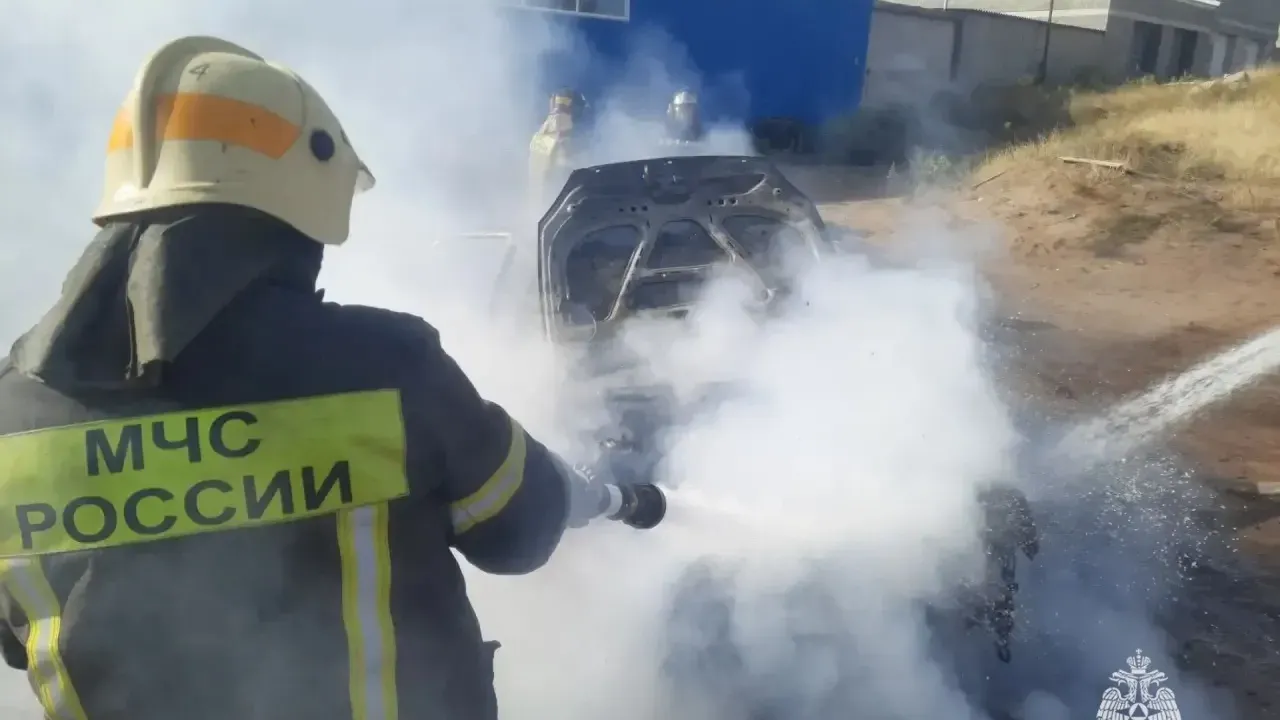 В Советском районе Волгограда ликвидировали пожар в автомобиле «Лада Приора» — Волгоград Сейчас