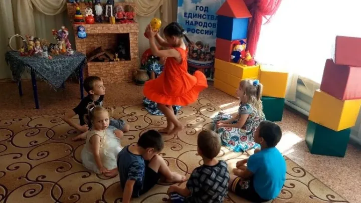 Воспитанников социально-реабилитационного центра в Верхнем Мамоне познакомили с историей народных игрушек — Воронеж Сейчас