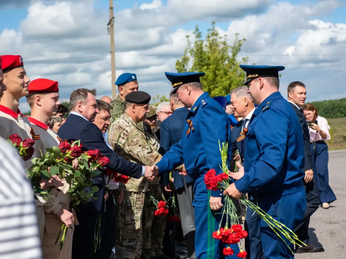 В Воронежской области открыли памятник генерал-майору Алексею Лизюкову
