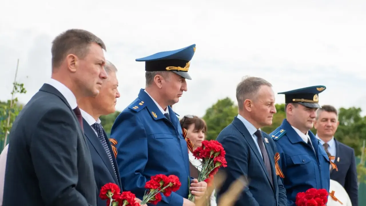 В Воронежской области открыли памятник генерал-майору Алексею Лизюкову — Воронеж Сейчас