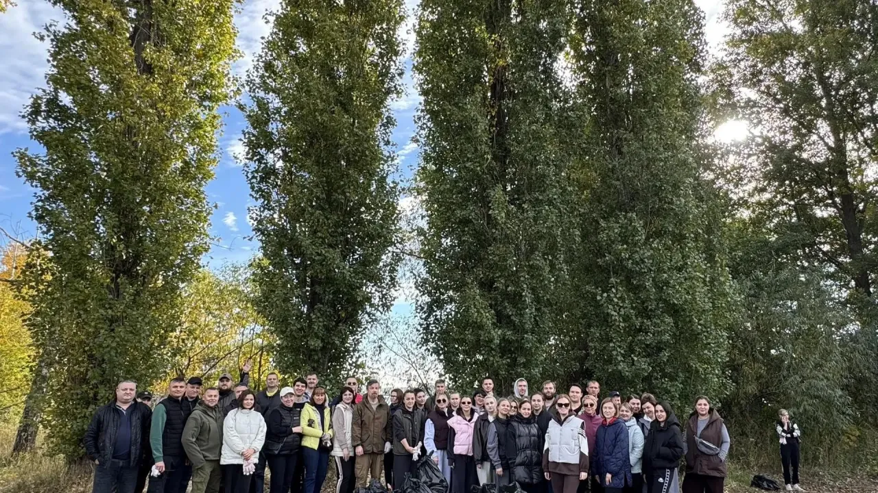 В Воронеже прошёл общегородской субботник на набережной Максима Горького — Воронеж Сейчас